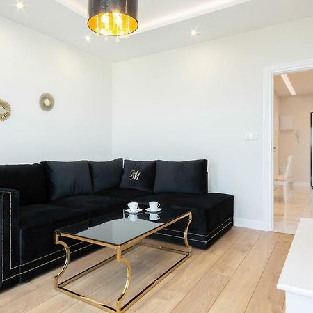 Apartments Aura Sky By Noclegi Renters Varsovia Exterior foto